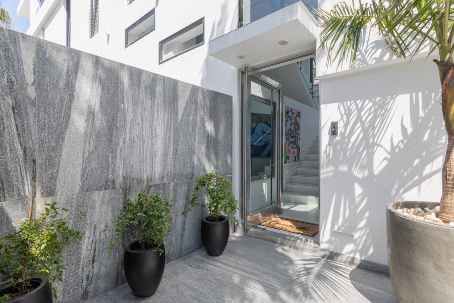 To Let 3 Bedroom Property for Rent in Bantry Bay Western Cape